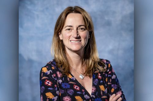 Charlotte de Chavagnac | Communication | bleu | fleurs | Indosuez